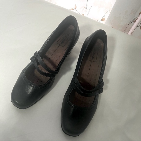 Clarks Collection Women’s NAVY Size 9M Mary Jane Heels Active Air Everyday - Picture 3 of 10